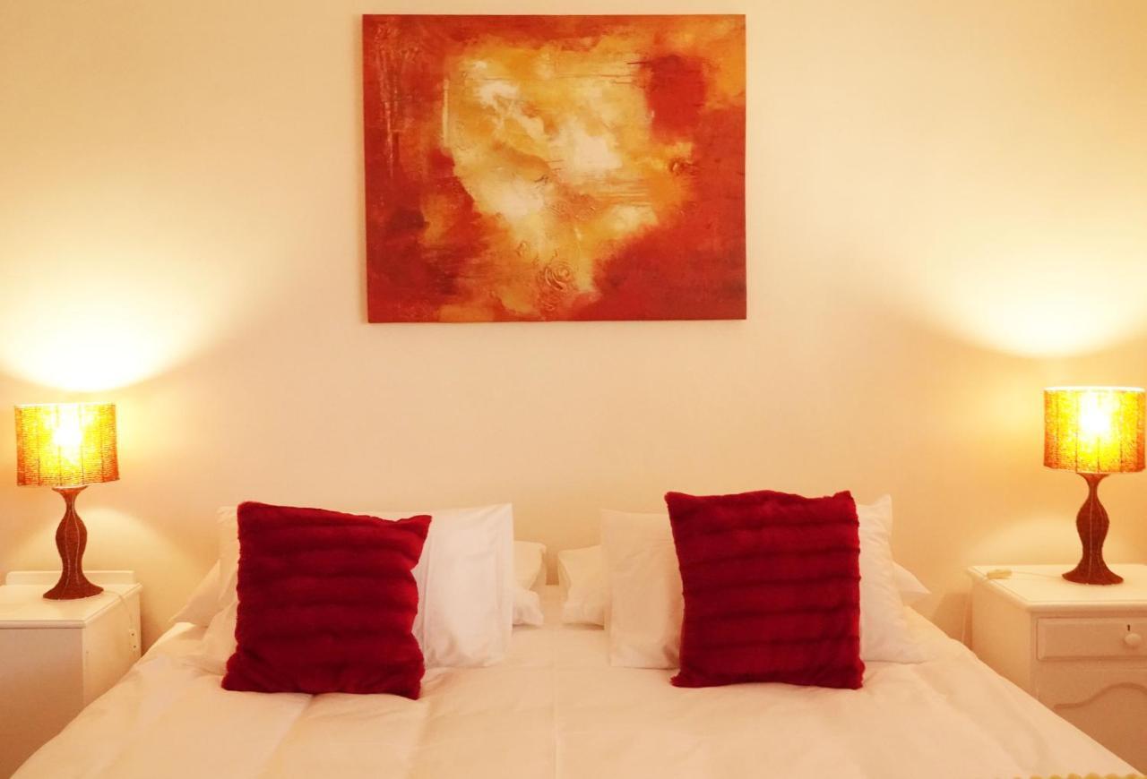 Dolphin Inn Guesthouse Cape Town Exterior photo