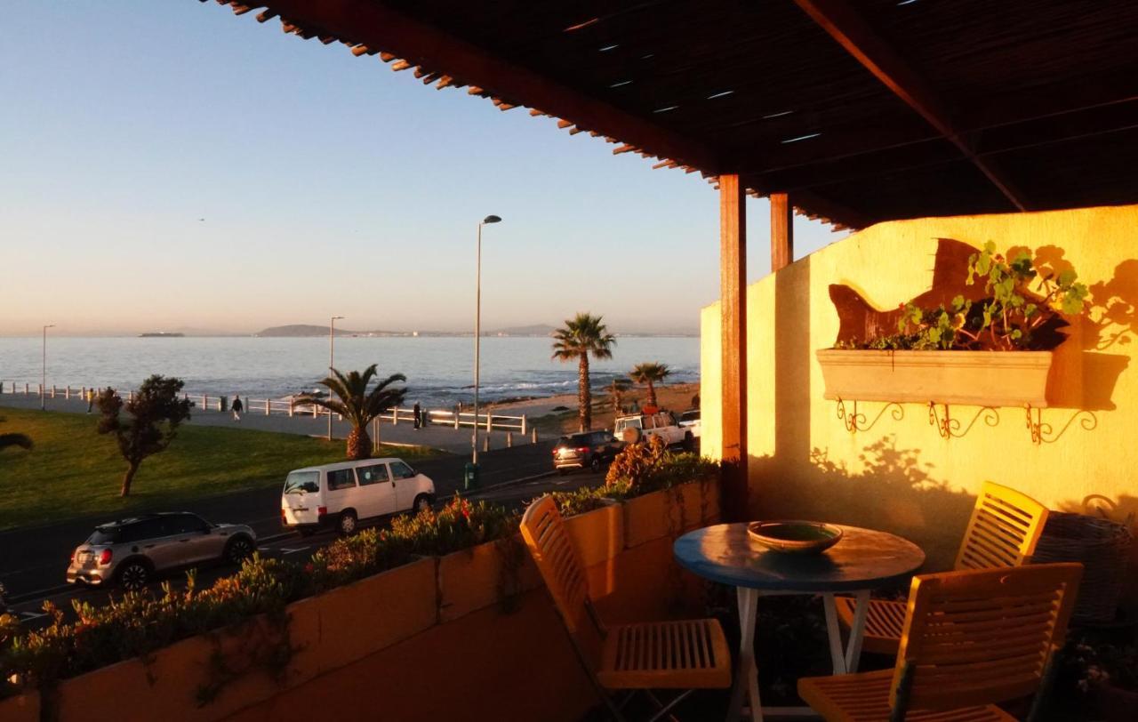 Dolphin Inn Guesthouse Cape Town Exterior photo