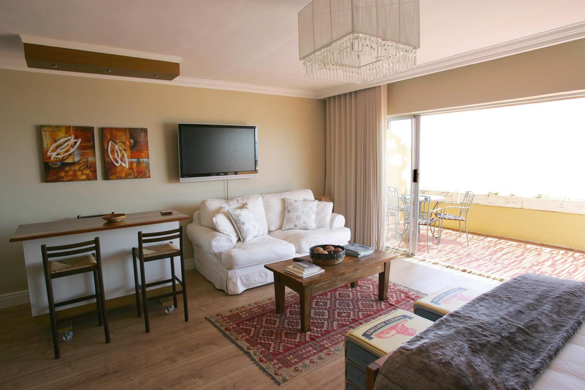 Dolphin Inn Guesthouse Cape Town Exterior photo
