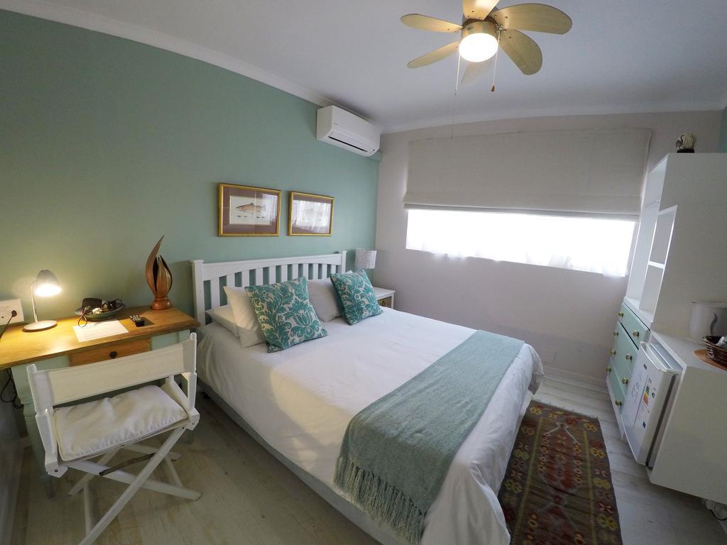 Dolphin Inn Guesthouse Cape Town Exterior photo